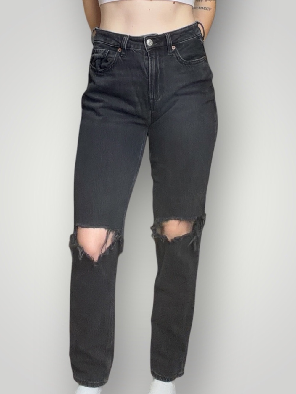 American Eagle Strigid High-Rise Black Distressed Knee Jeans - Women